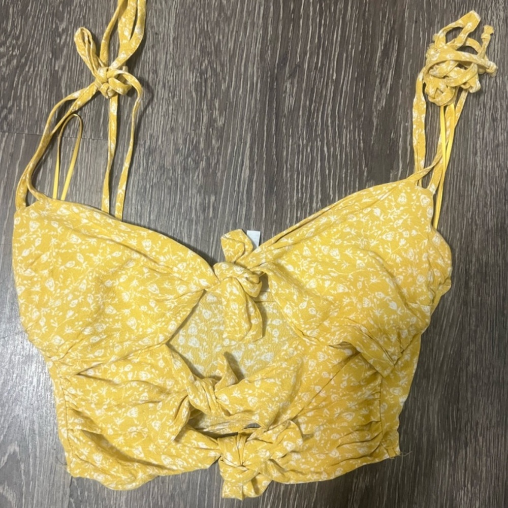 Skylar + Madison Yellow Floral Crop Top Size Small